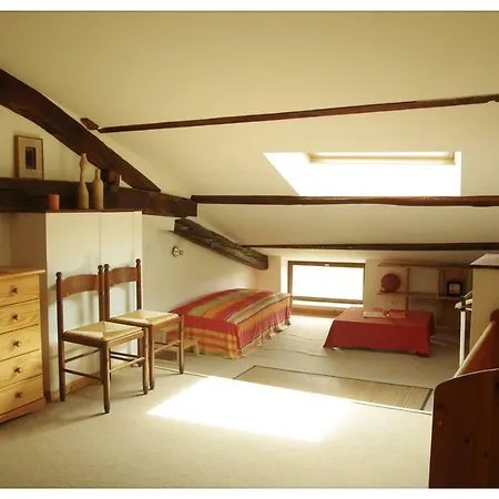 Ferienhaus Le Relais De La Place A Ambierle
